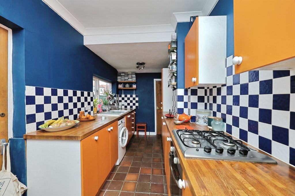 Property photo 3 of 18