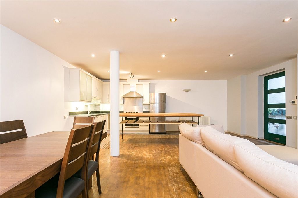 Property photo 2 of 11 Picture No. 09