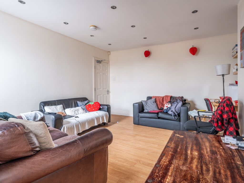 Property photo 3 of 14 4646612