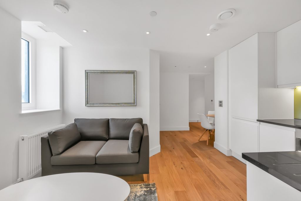 Property photo 3 of 8