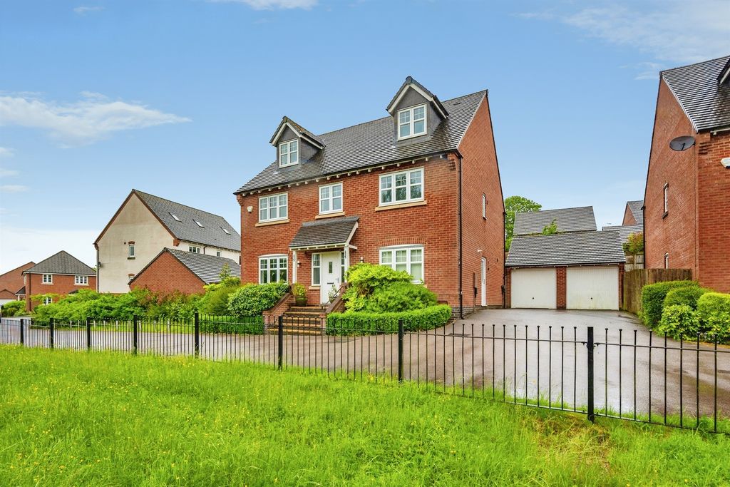 Property photo 1 of 33