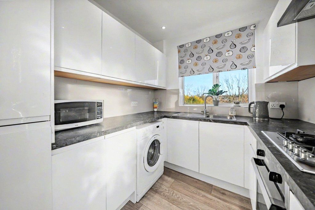 Property photo 3 of 20 Kitchen