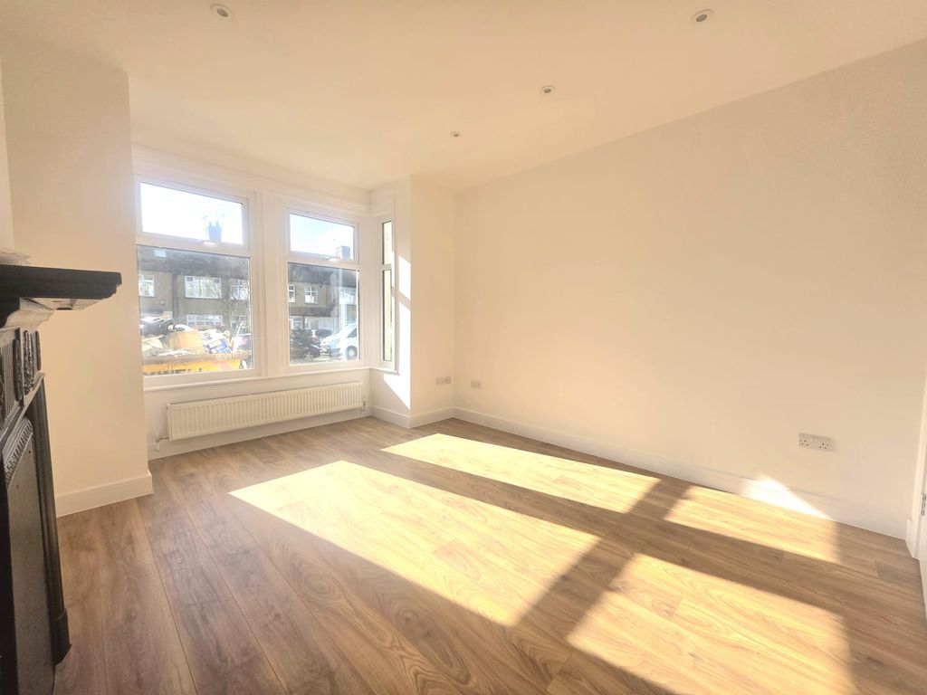 Property photo 2 of 13 11