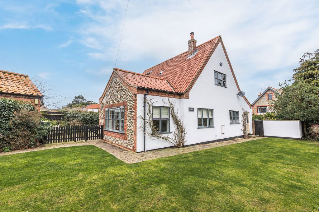 Property photo 1 of 12