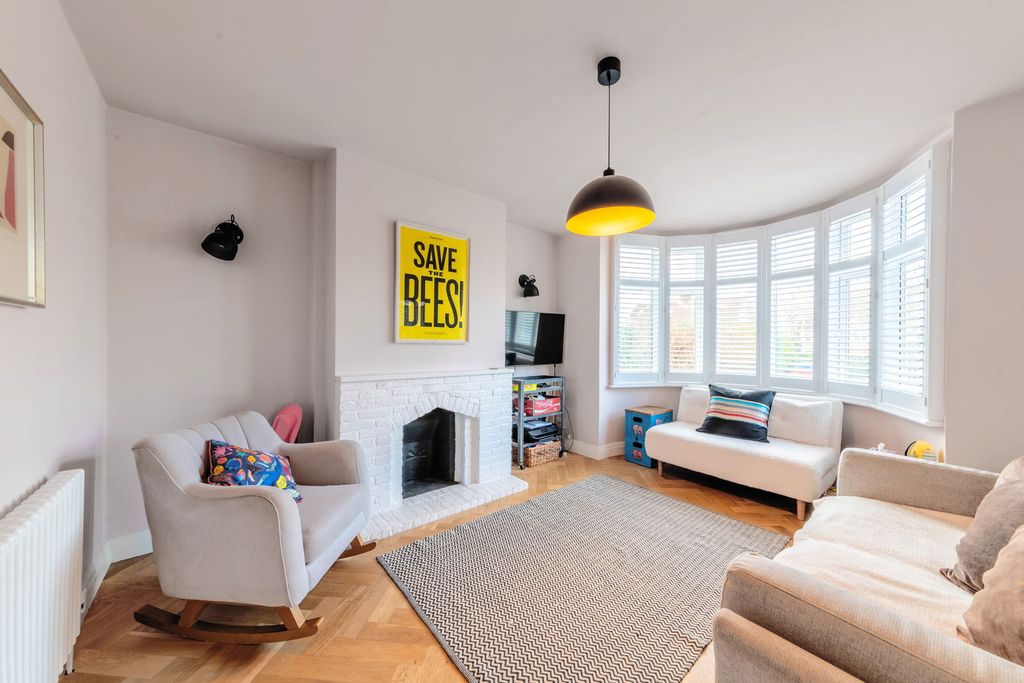 Property photo 3 of 31