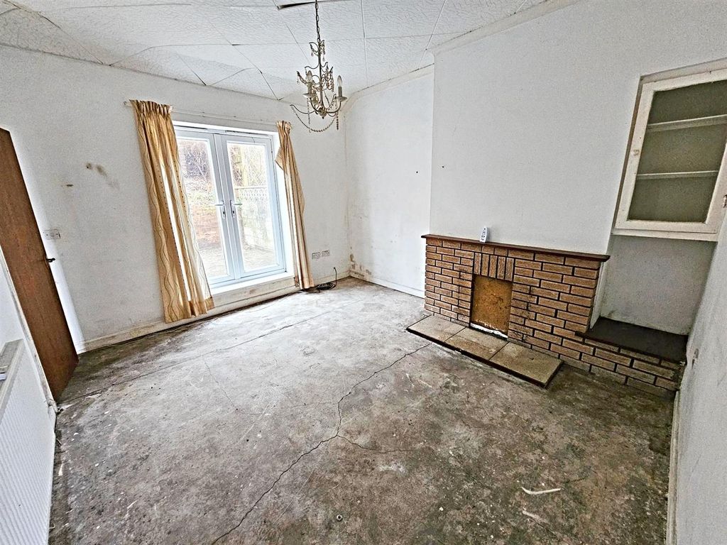 Property photo 2 of 10 Lounge