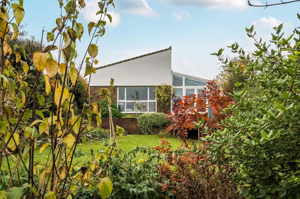 Property photo 3 of 21