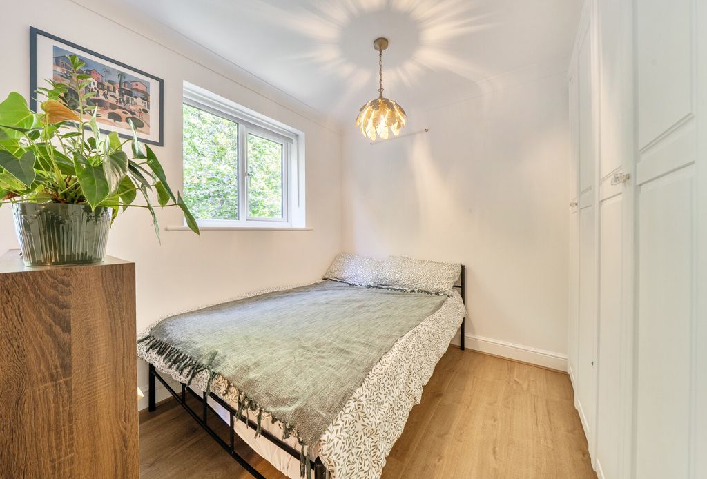 Property photo 3 of 12 1482311-8-6A39615...