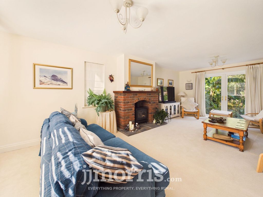 Property photo 2 of 47
