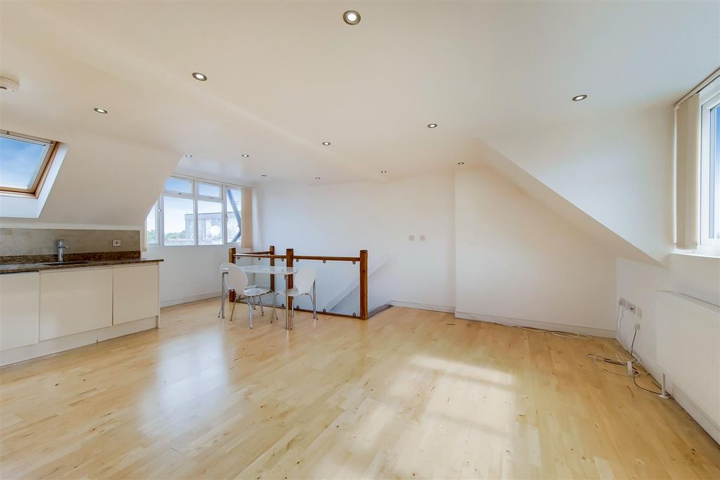 Property photo 3 of 9 8_Kitchen-Reception-3.Jpg
