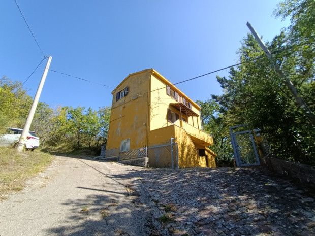 Property photo 2 of 20