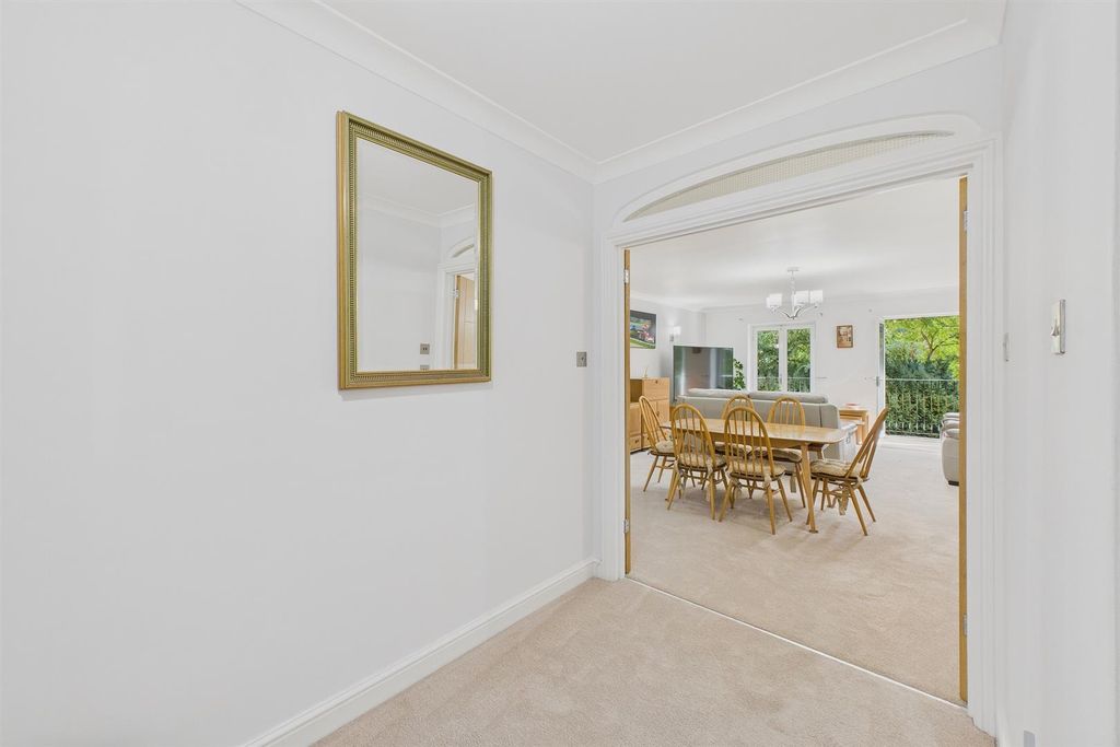 Property photo 3 of 19 2.Jpg