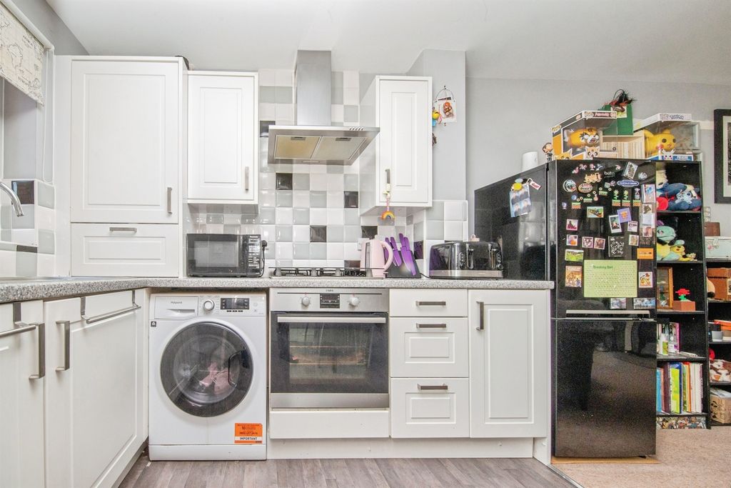 Property photo 2 of 14