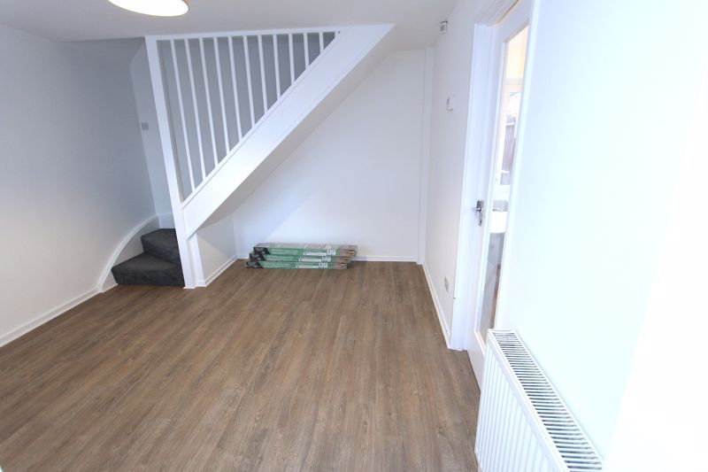 Property photo 3 of 10 Photo 4