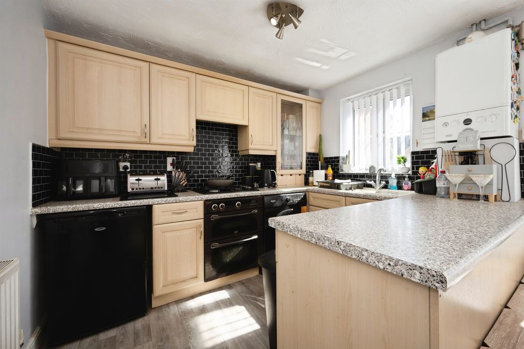 Property photo 3 of 19