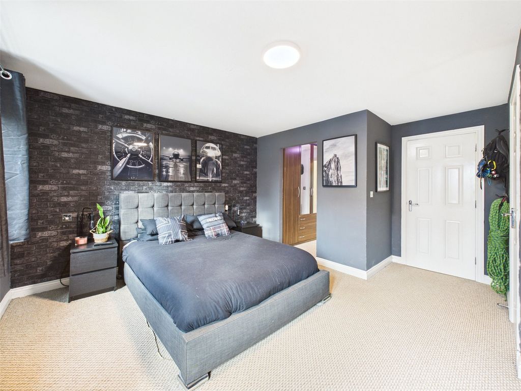 Property photo 2 of 13 Picture No. 20