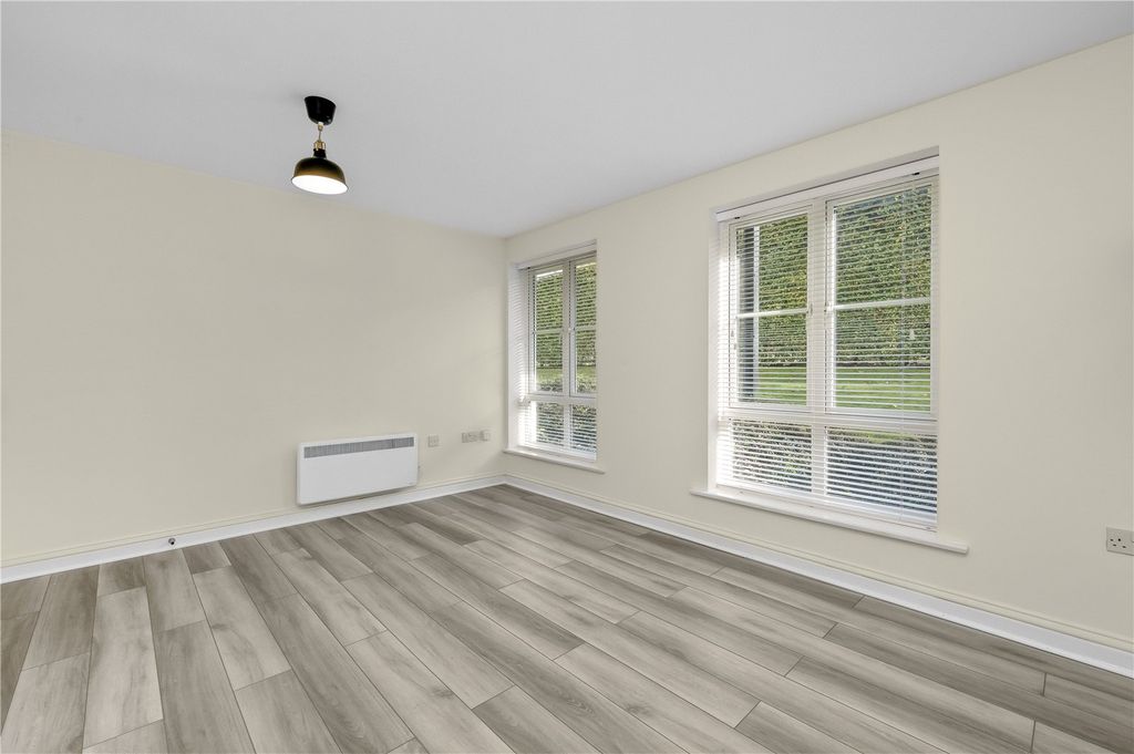 Property photo 3 of 9 Reception