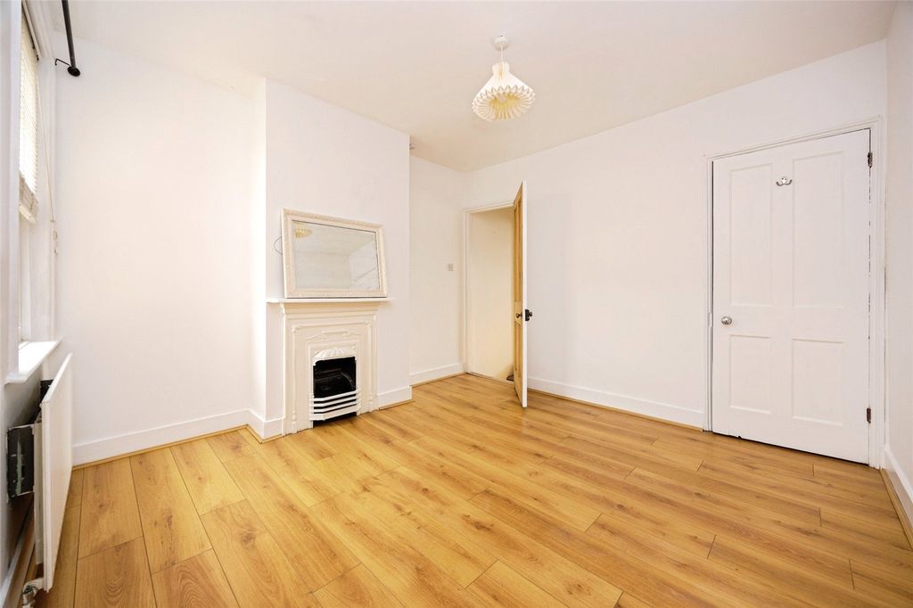 Property photo 3 of 19 Picture No. 07