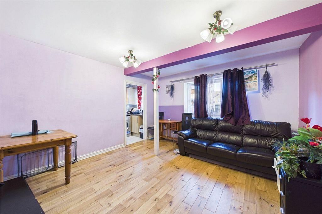 Property photo 2 of 7 Picture No. 03