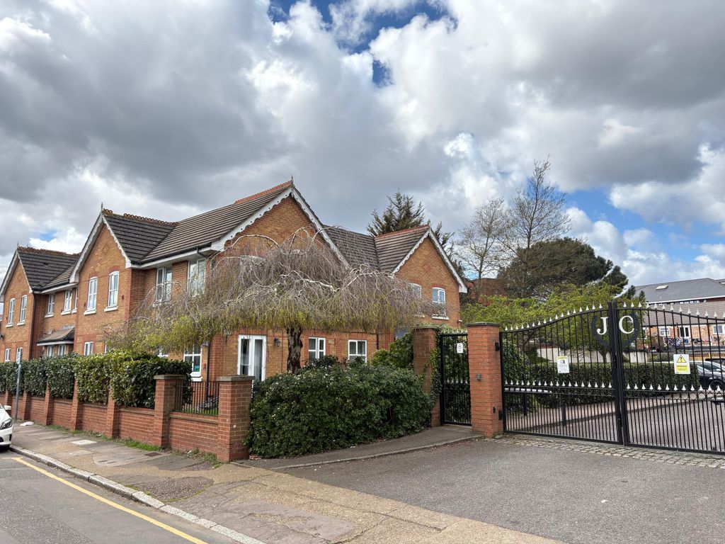 Property photo 1 of 5