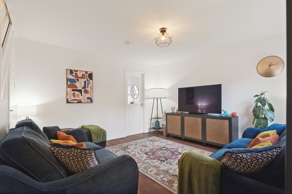 Property photo 2 of 23