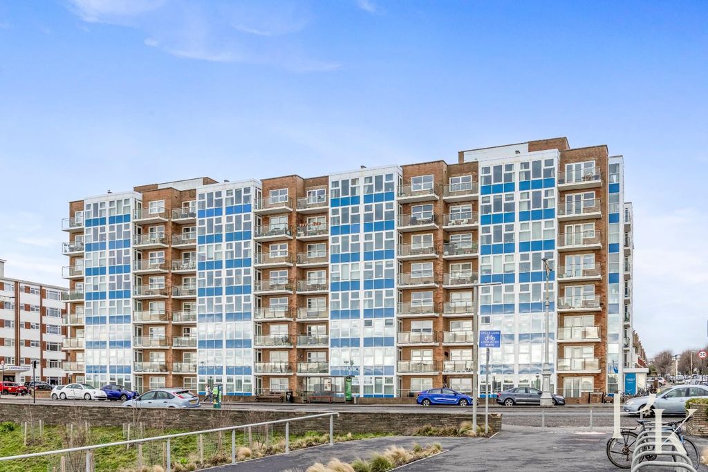 Property photo 1 of 23 Kingsway, 215, Channings, 84-023.Jpg