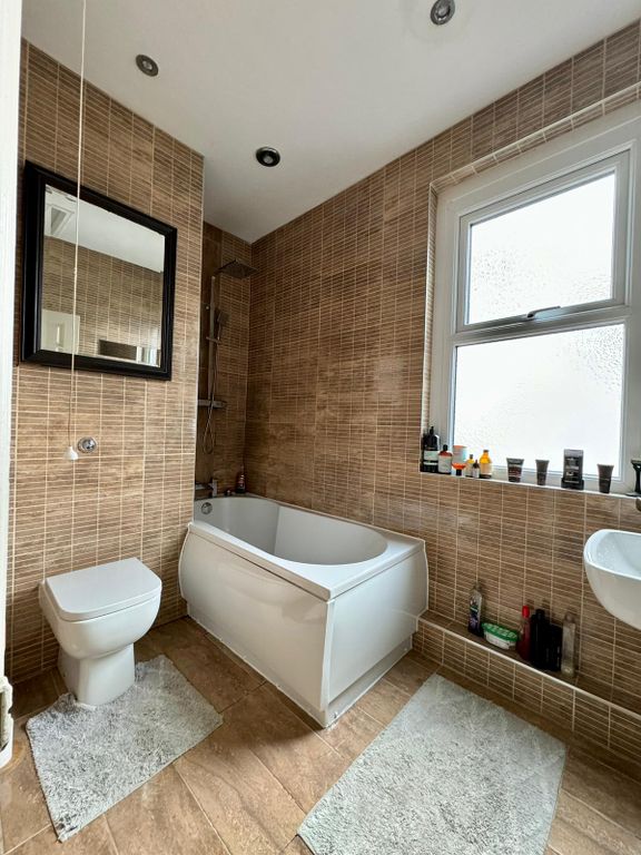 Property photo 2 of 3