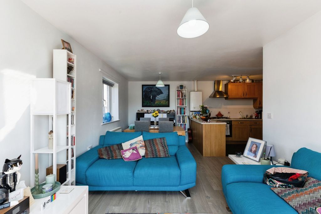 Property photo 3 of 12 Pbox-Img.Jpg