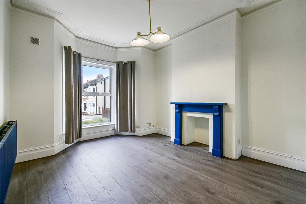 Property photo 2 of 10 32Amosslearoad-4.Jpg