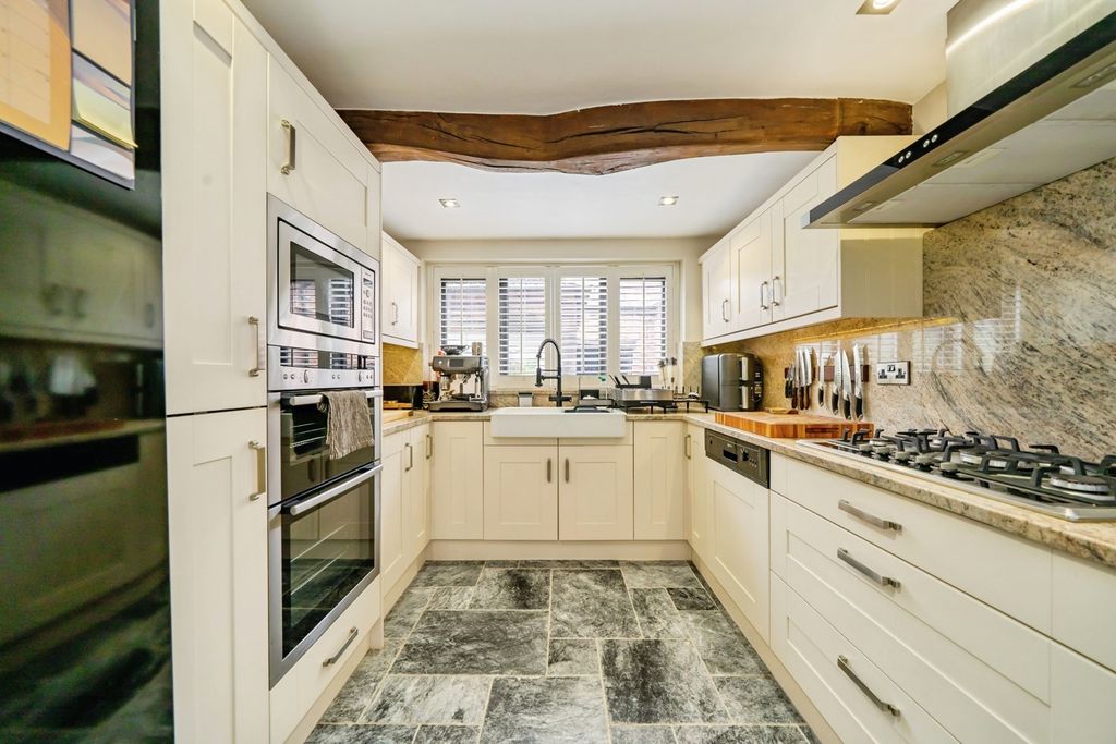Property photo 2 of 32 Kitchen