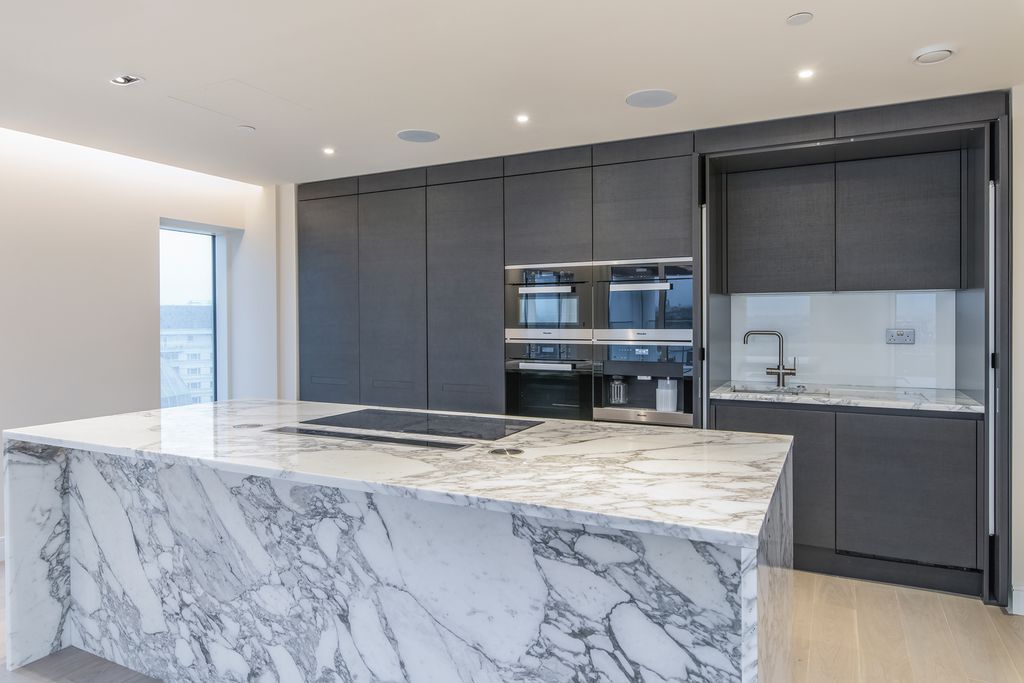 Property photo 1 of 26