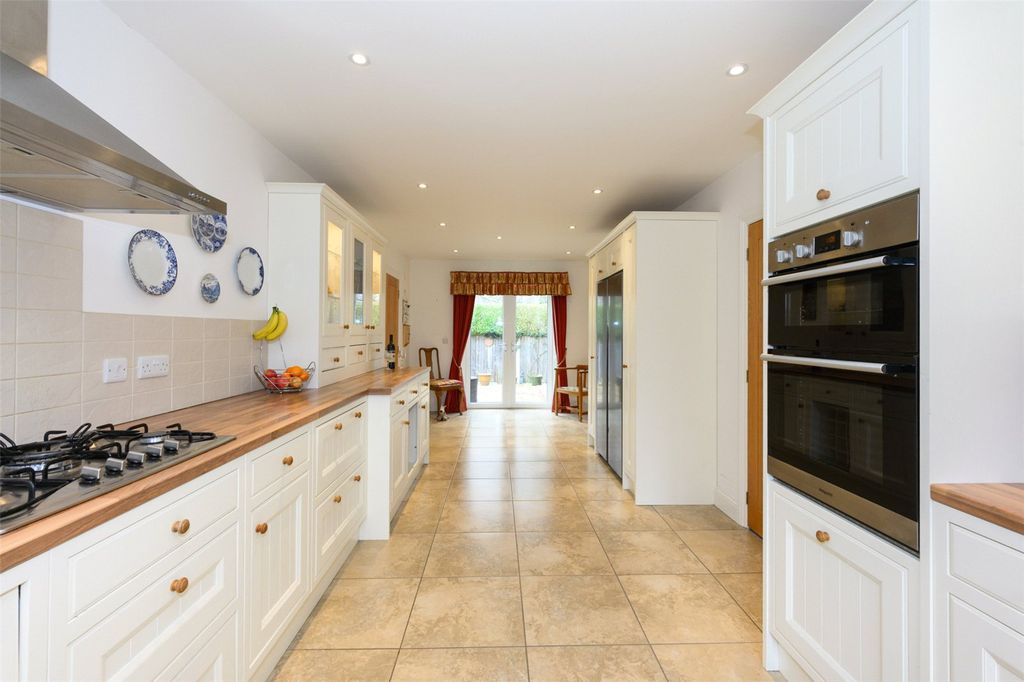 Property photo 2 of 14 Kitchen