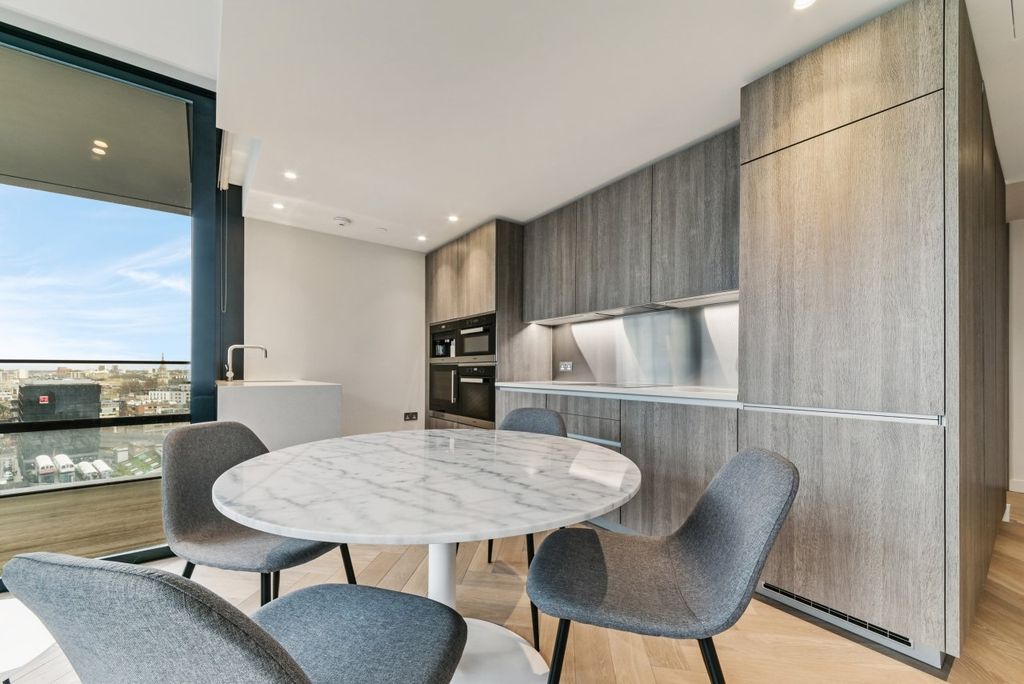 Property photo 3 of 11 Dining Area