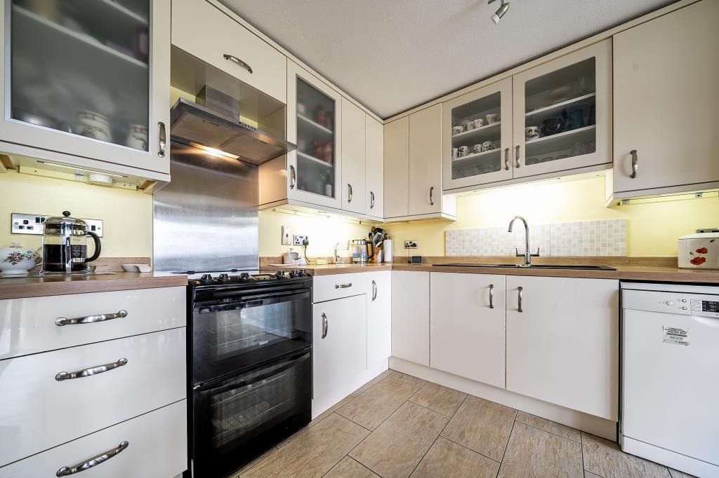 Property photo 2 of 27 Kitchen