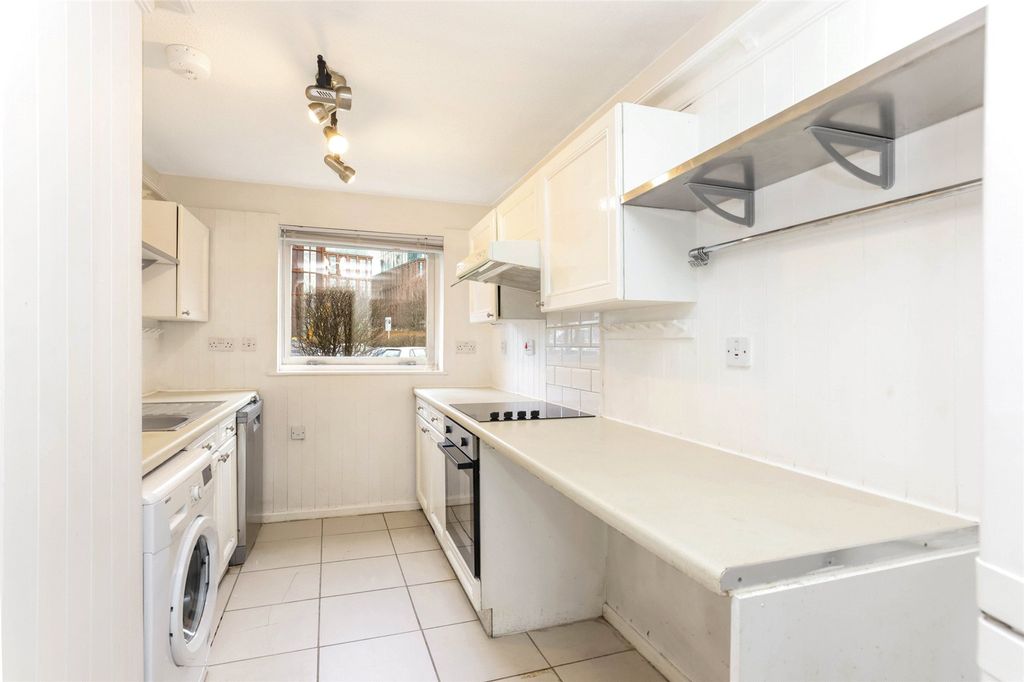 Property photo 3 of 21 Picture No. 11