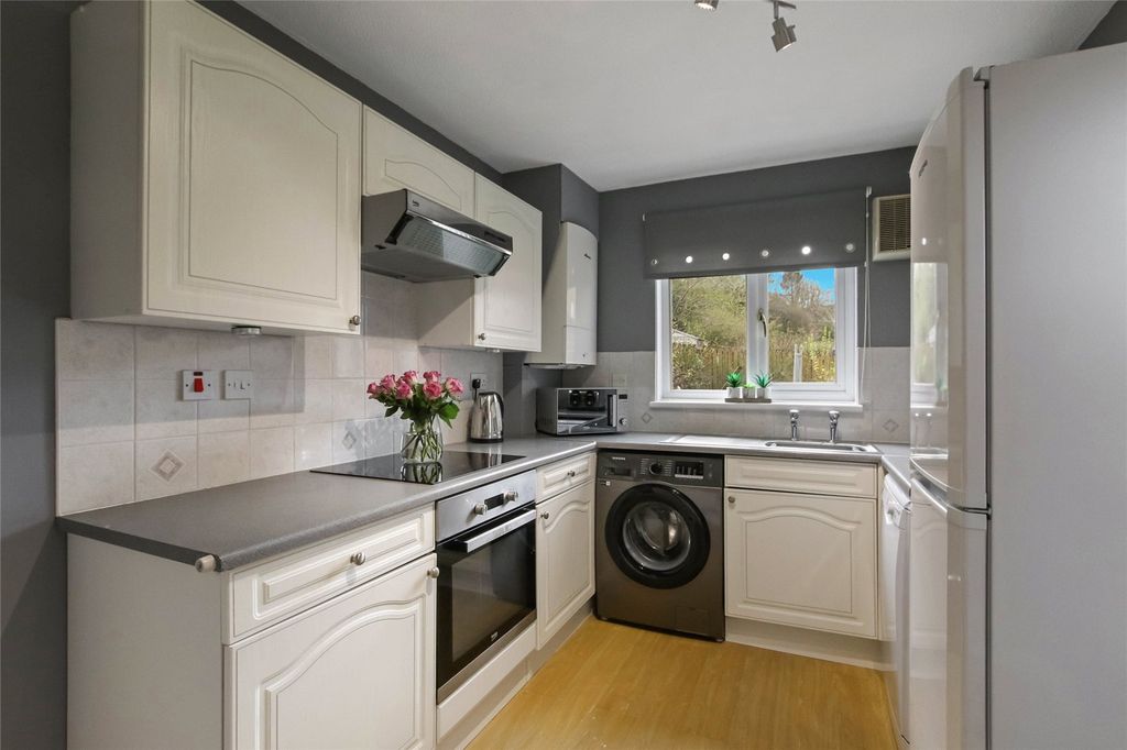 Property photo 3 of 23 Picture No. 27