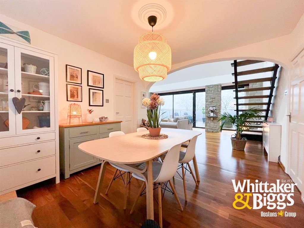 Property photo 3 of 37 Dining Area