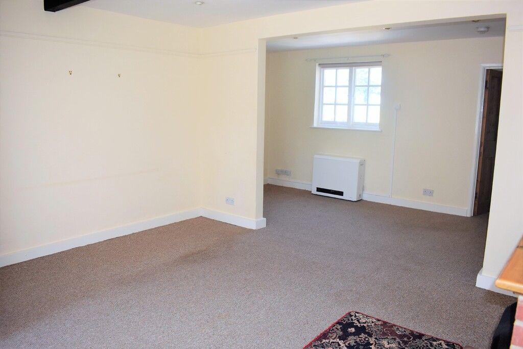 Property photo 3 of 10 Lounge