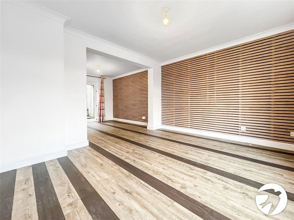 Property photo 3 of 12 Picture No. 32