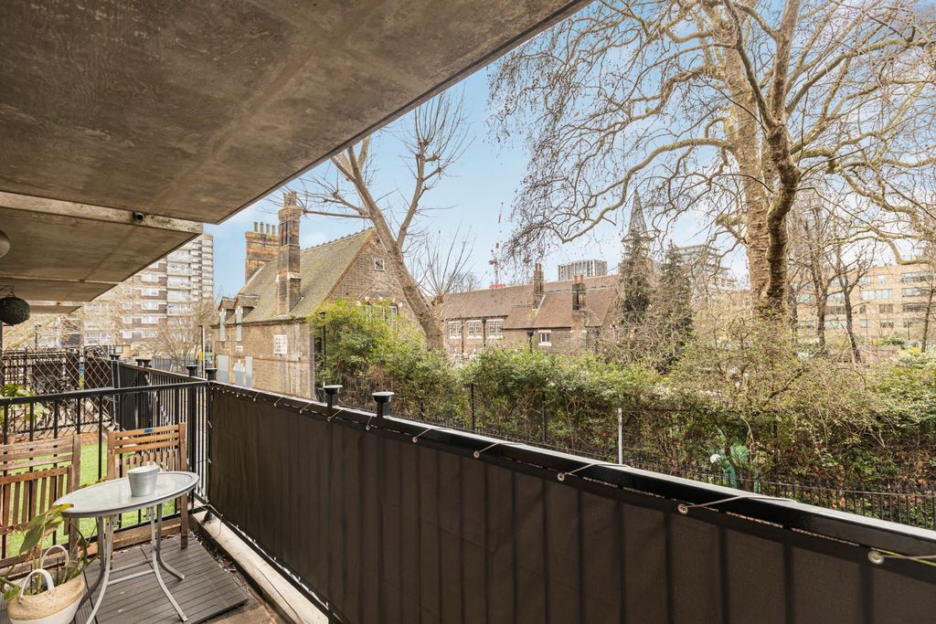 Property photo 2 of 10 Photo 3