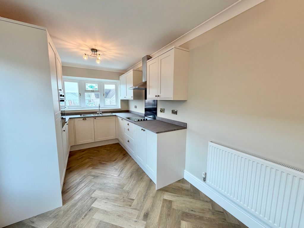 Property photo 2 of 27