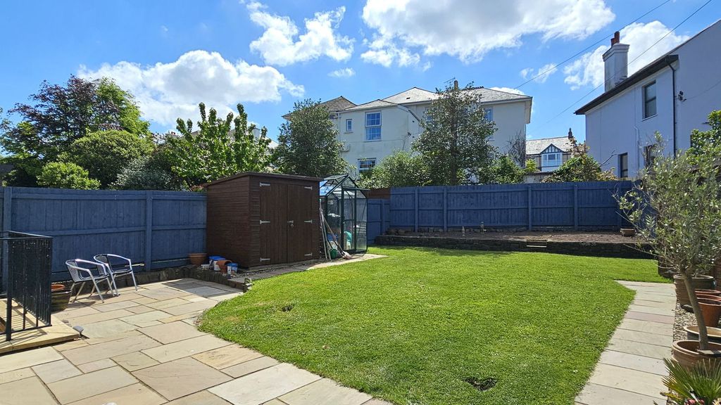 Property photo 2 of 24