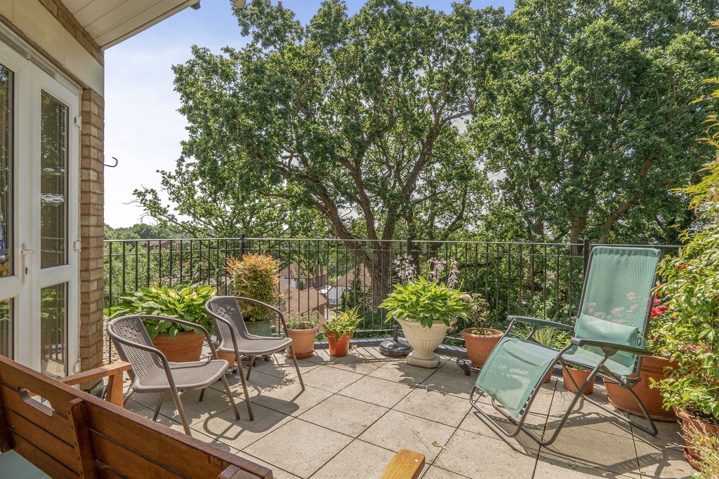 Property photo 2 of 14