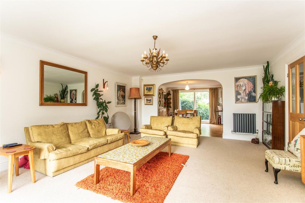 Property photo 2 of 40 Walnut Grove21.Jpg