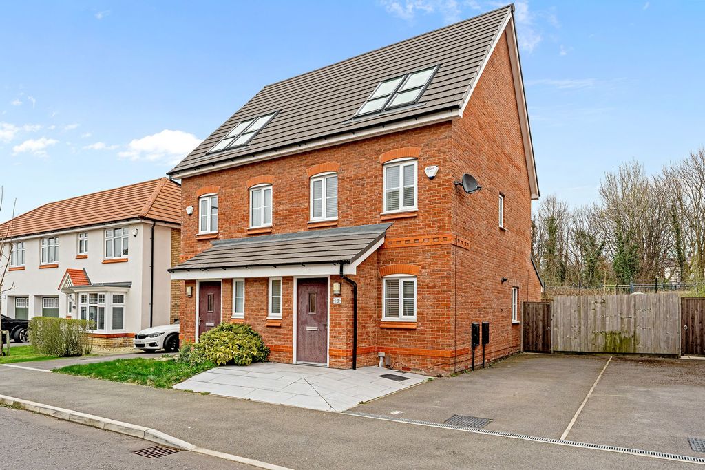 Property photo 1 of 32