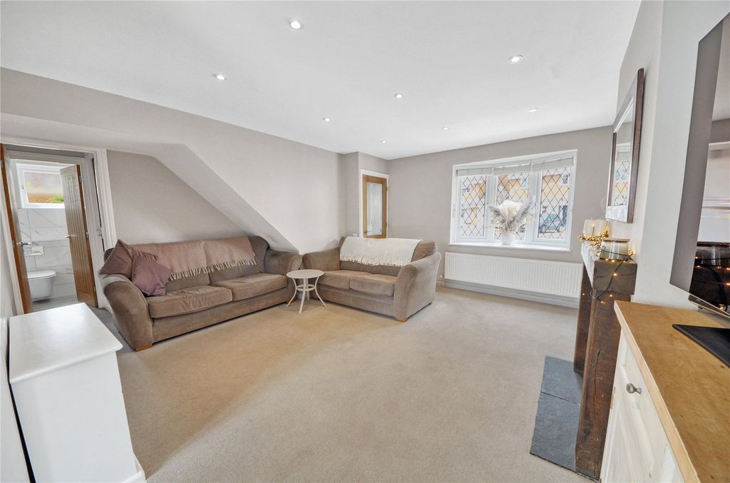 Property photo 3 of 35 Picture No. 16
