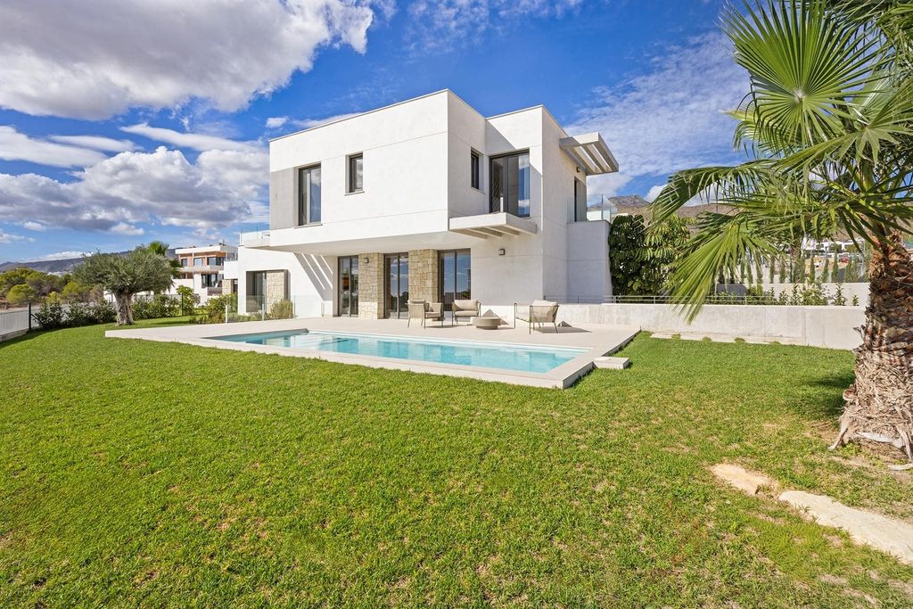 Property photo 1 of 31