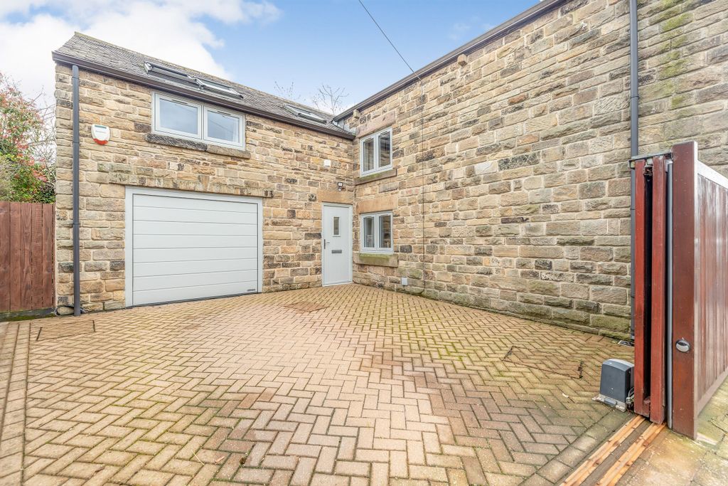 Property photo 1 of 20 7313ba57-892c-F111-88B5-7Ced8d6B4B86