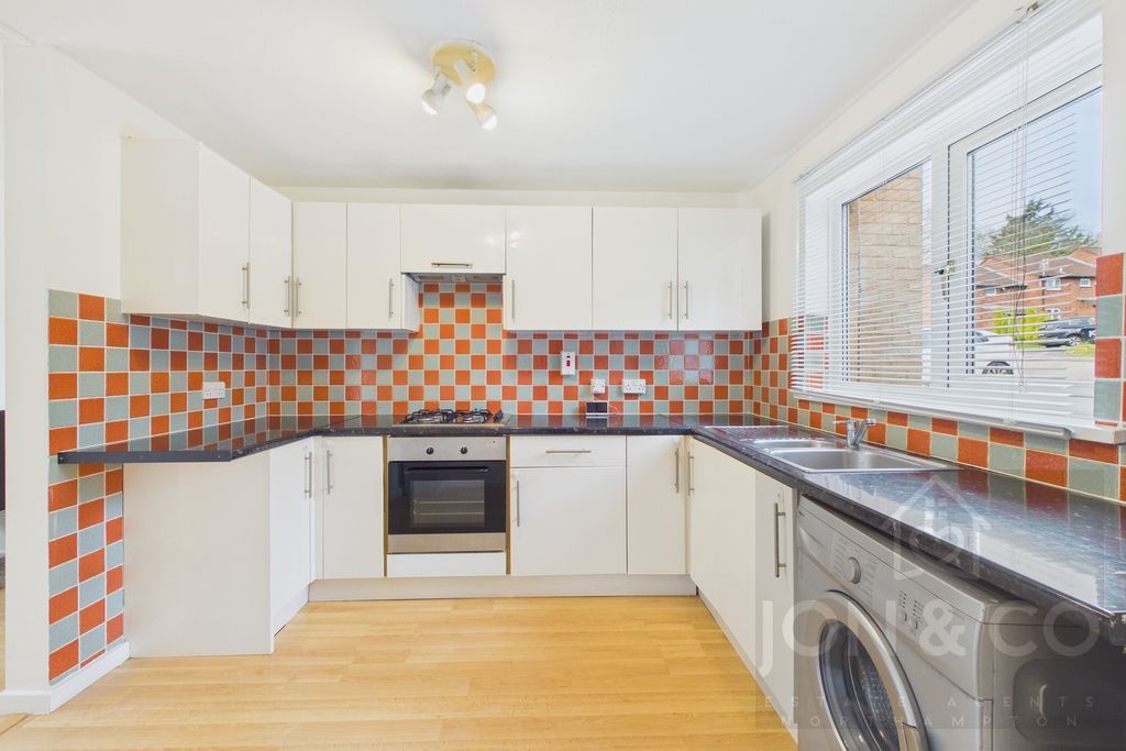 Property photo 2 of 10