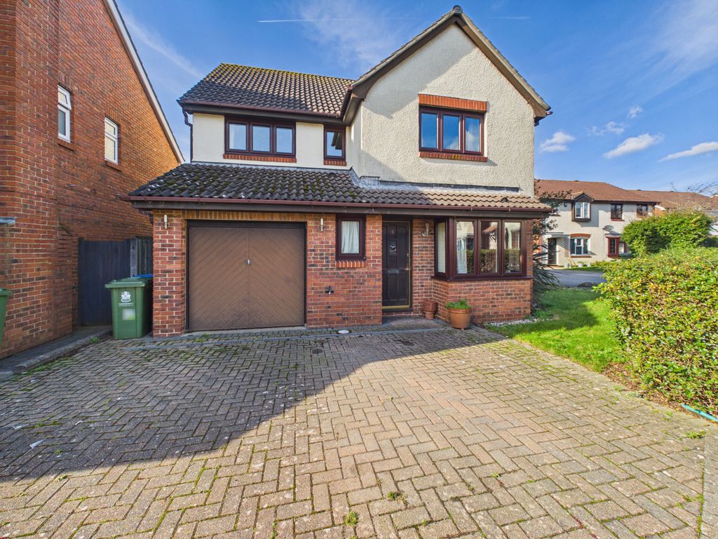 Property photo 1 of 17 4 Bedroom Detached House For Sale